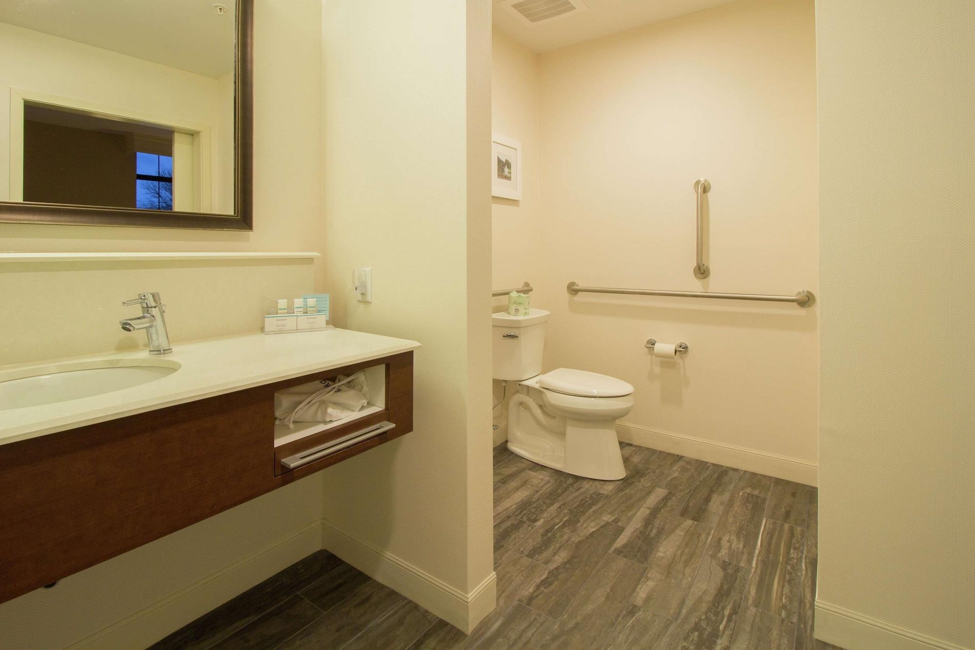 Hampton Inn & Suites Cazenovia, Ny Extérieur photo