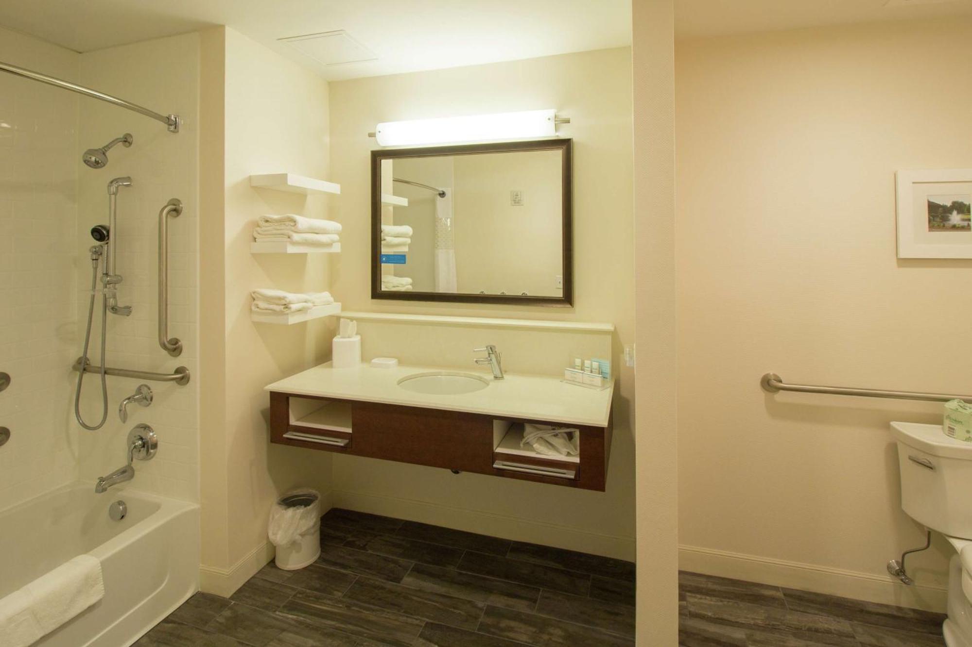 Hampton Inn & Suites Cazenovia, Ny Extérieur photo