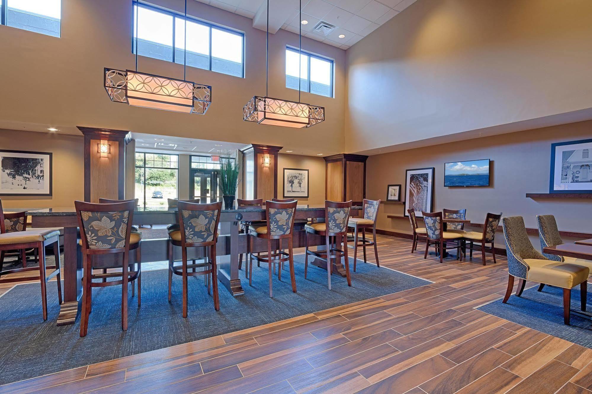 Hampton Inn & Suites Cazenovia, Ny Extérieur photo